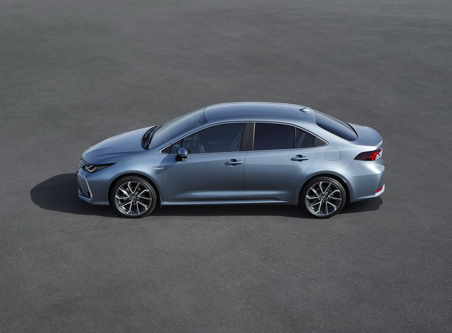 Xe bán chạy Toyota Corolla ra mắt bản sedan hoàn toàn mới - Pha lột xác ấn tượng của kẻ bảo thủ - Ảnh 10. Xe bán chạy Toyota Corolla ra mắt bản sedan hoàn toàn mới - Pha lột xác ấn tượng của kẻ bảo thủ - Ảnh 10.