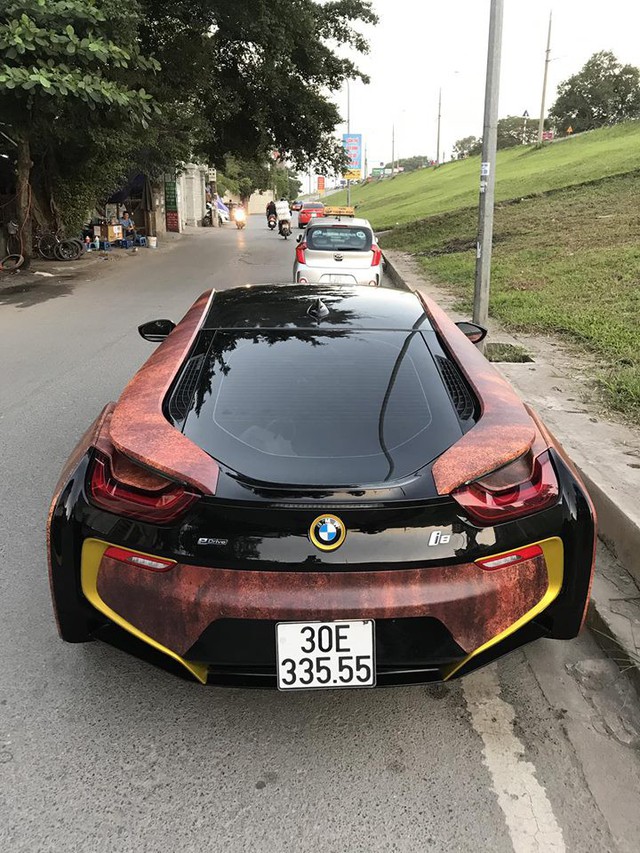 Siêu xe BMW i8 gỉ sét mang vành vàng độc nhất Việt Nam - Ảnh 7.