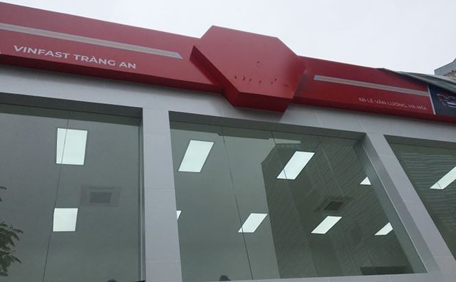 Xe máy điện VinFast Klara đã tới đại lý ở Hà Nội - Ảnh 6. Xe máy điện VinFast Klara đã tới đại lý ở Hà Nội - Ảnh 6.