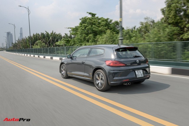 Đánh giá Volkswagen Scirocco GTS - hatchback nổi loạn cho người giàu Việt - Ảnh 4.