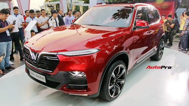 Chi phí lăn bánh 2 mẫu sedan và SUV VinFast từ hơn 1 tỷ đồng, cao nhất hơn 2,2 tỷ đồng