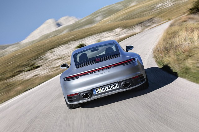 Porsche 911 đời mới ra mắt với bộ mặt quen thuộc - Ảnh 6.