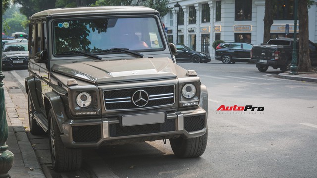 Chán màu sặc sỡ, dân chơi Hà Thành đưa chiếc Mercedes-AMG G63 về màu nguyên bản độc nhất Việt Nam