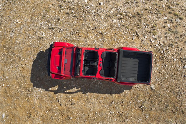 Jeep Gladiator: Đấu sĩ cạnh tranh Ford Ranger, Chevrolet Colorado ra mắt - Ảnh 7.