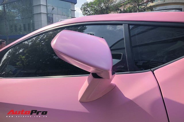 Lamborghini Huracan màu hồng nữ tính của đại gia Bạc Liêu - Ảnh 9.