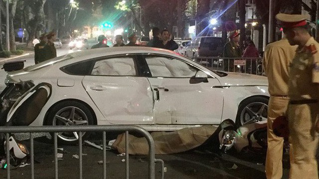 Người cầm lái xe Audi va chạm với xe máy khiến 3 người thương vong tại Hà Nội
