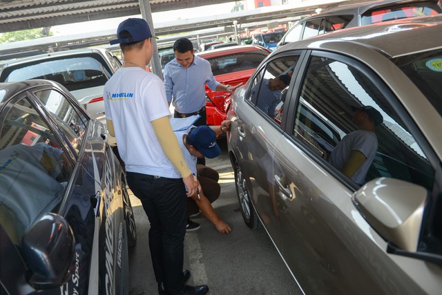 Lốp mòn có độ bám đường tốt hơn lốp mới và đây là bí kíp - Ảnh 6.