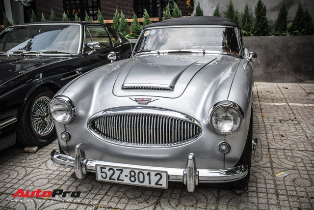 Hàng hiếm Austin-Healey 3000 Mk II 55 năm tuổi của dân chơi Sài Gòn - Ảnh 2.