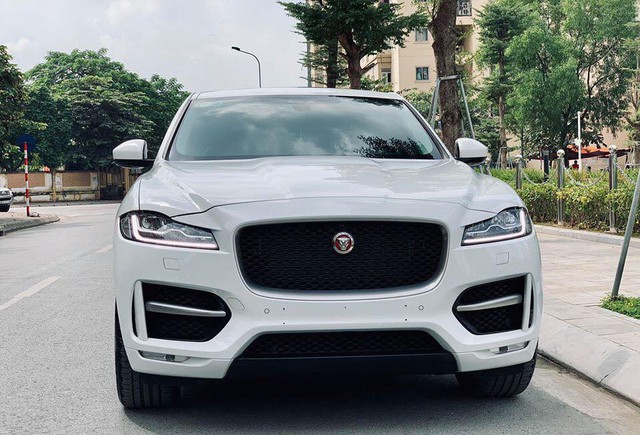 Mới lăn bánh 868 km, Jaguar F-Pace R-Sport đã bị đại gia Việt bán vội với giá trên 4 tỷ đồng - Ảnh 4.