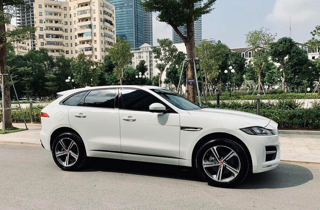 Mới lăn bánh 868 km, Jaguar F-Pace R-Sport đã bị đại gia Việt bán vội với giá trên 4 tỷ đồng - Ảnh 5.