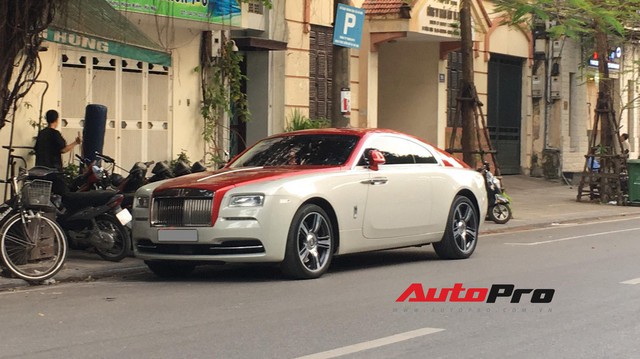 Đại gia Hà Thành phối màu lạ lẫm cho Rolls-Royce Wraith