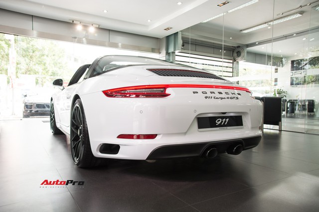 Khám phá Porsche 911 Targa 4 GTS đầu tiên Việt Nam, giá trên 11 tỷ đồng - Ảnh 3.