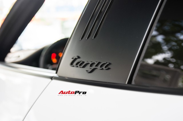 Khám phá Porsche 911 Targa 4 GTS đầu tiên Việt Nam, giá trên 11 tỷ đồng - Ảnh 11.
