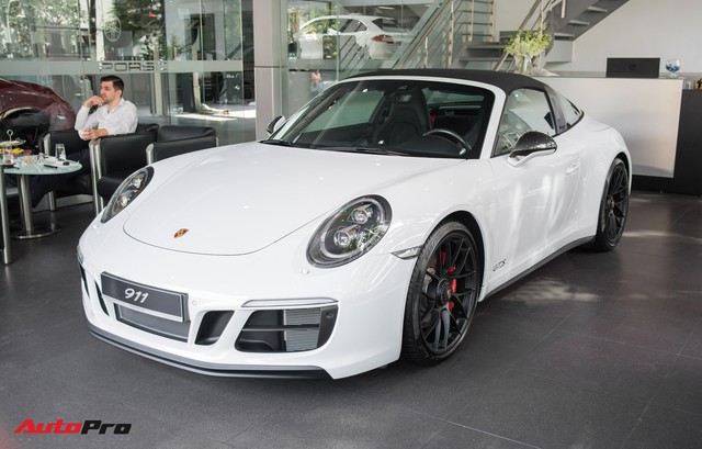 Khám phá Porsche 911 Targa 4 GTS đầu tiên Việt Nam, giá trên 11 tỷ đồng - Ảnh 4.