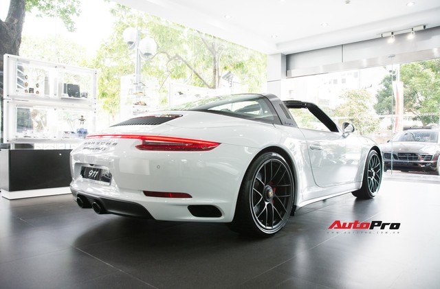 Khám phá Porsche 911 Targa 4 GTS đầu tiên Việt Nam, giá trên 11 tỷ đồng - Ảnh 7.