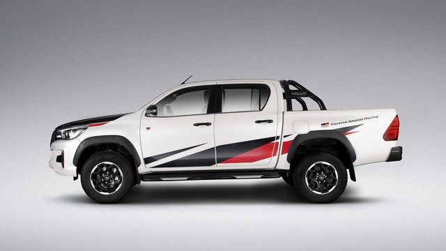 Khi có máu xe đua nhưng lỡ mua bán tải: Toyota Hilux Gazoo Racing là câu trả lời - Ảnh 2.