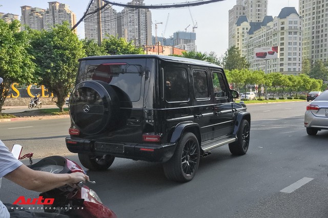 Mercedes-AMG G63 Edition 1 2019 xuất hiện trên phố Sài Gòn - Ảnh 2. Mercedes-AMG G63 Edition 1 2019 xuất hiện trên phố Sài Gòn - Ảnh 2.