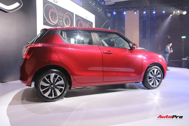 Suzuki Swift thế hệ mới ra mắt với giá từ 499 triệu đồng, cạnh tranh Mazda2 - Ảnh 2. Suzuki Swift thế hệ mới ra mắt với giá từ 499 triệu đồng, cạnh tranh Mazda2 - Ảnh 2.