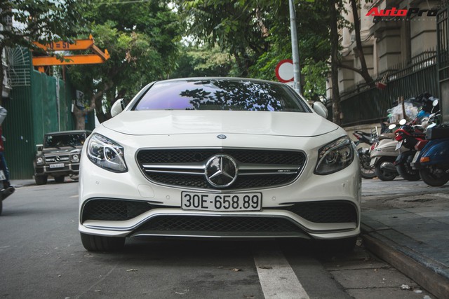 Mercedes-AMG S63 Coupe độc nhất Việt Nam cùng chủ nhân dạo phố Thủ đô - Ảnh 3. Mercedes-AMG S63 Coupe độc nhất Việt Nam cùng chủ nhân dạo phố Thủ đô - Ảnh 3.