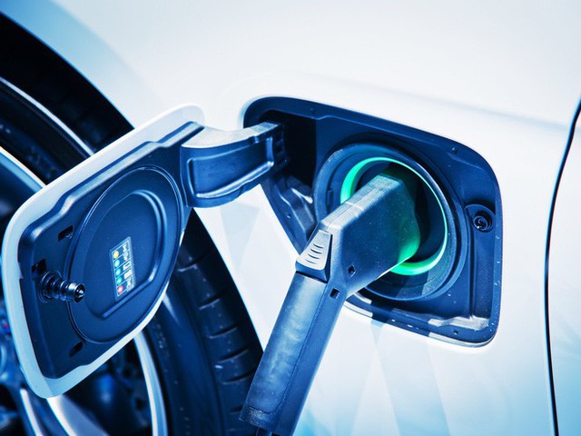 Công nghệ sạc mới cho phép ô tô điện sạc nhanh như đổ xăng: 3 phút đi được 100km, đầy bình pin chỉ trong 15 phút - Ảnh 1. Công nghệ sạc mới cho phép ô tô điện sạc nhanh như đổ xăng: 3 phút đi được 100km, đầy bình pin chỉ trong 15 phút - Ảnh 1.