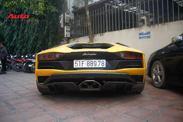 Bộ đôi Lamborghini Aventador S và Bentley Mulsanne EWB chính hãng bất ngờ xuất hiện tại Hà Nội - Ảnh 4.