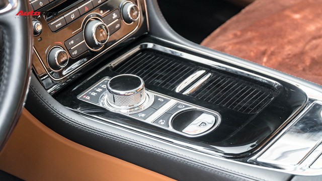 Kén khách, Jaguar XJL hạ giá hơn 1 tỷ đồng chỉ sau 20.000km để tìm chủ mới - Ảnh 11.