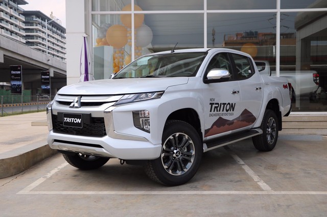 Đại lý Mitsubishi đồng loạt nhận cọc Triton 2019 tại VN, giá 730,5 và 818,5 triệu đồng, bán cùng đời cũ - Ảnh 1.