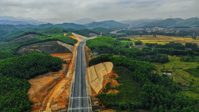Cận cảnh cao tốc 12.000 tỉ xuyên rừng kết nối với sân bay Vân Đồn - Ảnh 5.