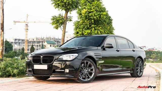 Độ tất tay Hamann tốn vài trăm triệu, BMW 750Li bán lại vẫn rẻ như Toyota Camry - Ảnh 1.