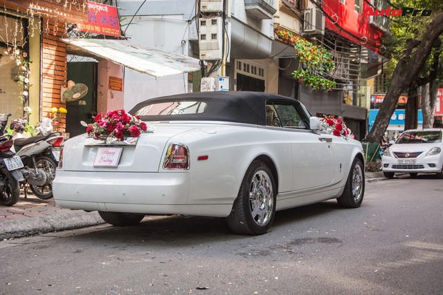 Đám cưới khủng tại Hà Nội: 3 xe Rolls-Royce, 2 siêu xe Lamborghini và Maybach hàng hiếm rước dâu - Ảnh 17.
