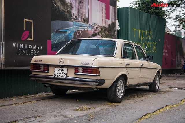 Xế cổ Mercedes-Benz 300D hơn 30 năm tuổi vẫn lăn bánh trên đường phố Hà Nội - Ảnh 4.