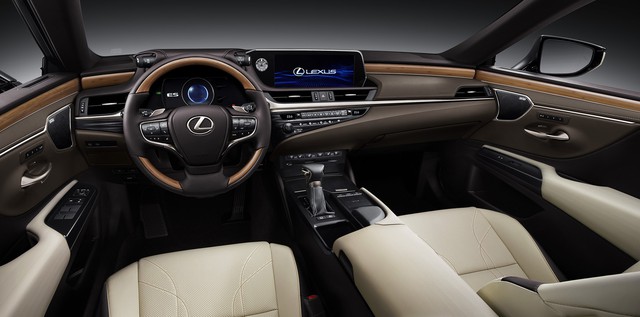Ra mắt Lexus ES 250 giá 2,5 tỷ đồng đấu Mercedes-Benz E-Class tại Việt Nam - Ảnh 7.