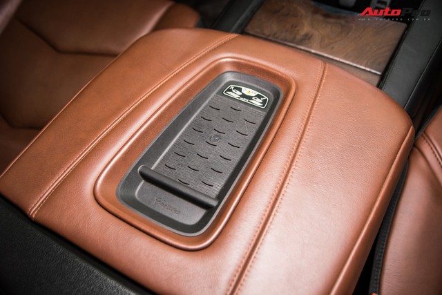 Khủng long Cadillac Escalade ESV chạy hơn 18.000 km giá 5,3 tỷ đồng - ngang giá Mercedes-Benz GLS400 mới cho chồng cộng Toyota Yaris cho vợ - Ảnh 15. Khủng long Cadillac Escalade ESV chạy hơn 18.000 km giá 5,3 tỷ đồng - ngang giá Mercedes-Benz GLS400 mới cho chồng cộng Toyota Yaris cho vợ - Ảnh 15.