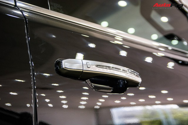 Khủng long Cadillac Escalade ESV chạy hơn 18.000 km giá 5,3 tỷ đồng - ngang giá Mercedes-Benz GLS400 mới cho chồng cộng Toyota Yaris cho vợ - Ảnh 9. Khủng long Cadillac Escalade ESV chạy hơn 18.000 km giá 5,3 tỷ đồng - ngang giá Mercedes-Benz GLS400 mới cho chồng cộng Toyota Yaris cho vợ - Ảnh 9.