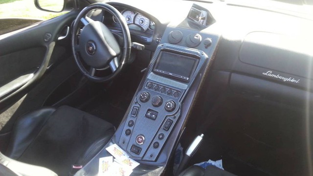 Fan cuồng lột xác chiếc xe cũ kỹ thành Lamborghini Aventador Roadster, rao bán với giá ngang Honda Civic - Ảnh 3.