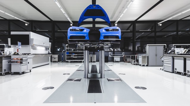 Cùng Shmee150 khám phá nhà máy sản xuất siêu xe Bugatti Chiron - Ảnh 2.