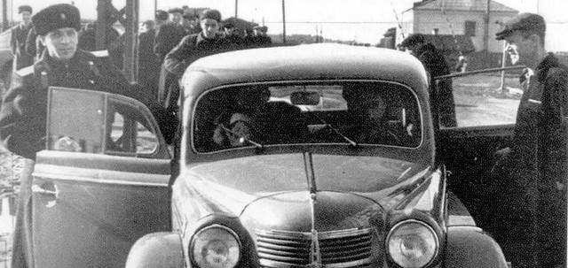 Cảnh sát Liên Xô thế kỷ trước đã đi cả BMW, Mercedes hay Volvo - Ảnh 3.