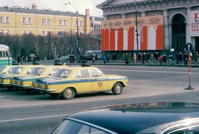 Cảnh sát Liên Xô thế kỷ trước đã đi cả BMW, Mercedes hay Volvo - Ảnh 9.