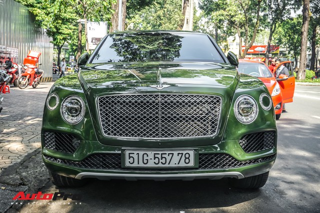 Bentley Bentayga màu xanh lục độc nhất Việt Nam tái xuất trên phố Sài Gòn - Ảnh 1.