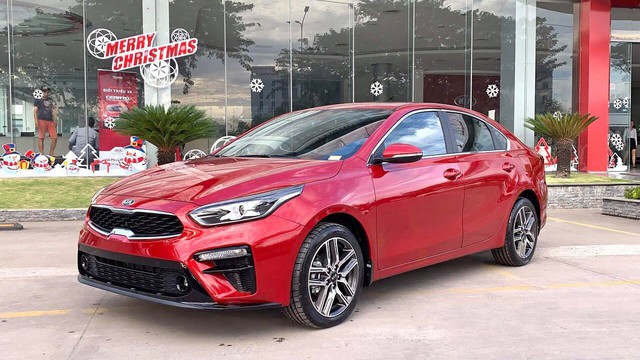 Kia Cerato 2019 bản "full option" lần đầu có mặt tại đại lý, giá 675 triệu đồng