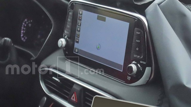 Sắp ra mắt, Hyundai Santa Fe 2019 lộ nội thất hoàn toàn khác biệt