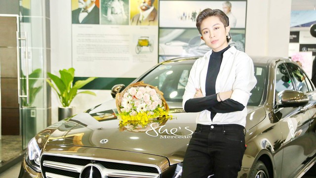 Ca sĩ Gil Lê tậu xe sang Mercedes-Benz E300 AMG ngay trước Tết Nguyên Đán