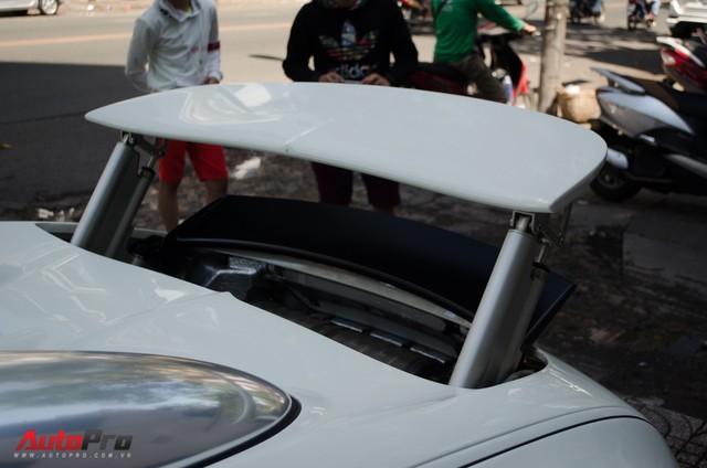 Bugatti Veyron độc nhất Việt Nam bất ngờ ra phố tắm nắng trước thềm năm mới - Ảnh 8.