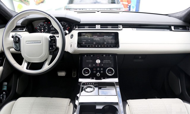 Range Rover Velar First Edition chính hãng xuống phố dịp cuối năm - Ảnh 6. Range Rover Velar First Edition chính hãng xuống phố dịp cuối năm - Ảnh 6.