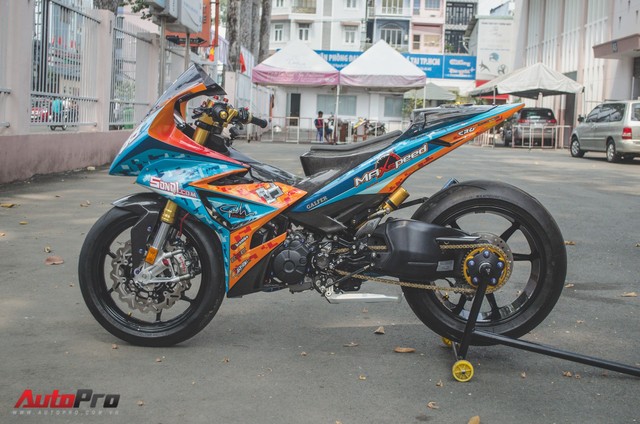 Dân chơi Sài Gòn chi 350 triệu đồng độ Yamaha Exciter 150 phong cách BMW S1000RR chơi Tết - Ảnh 2.
