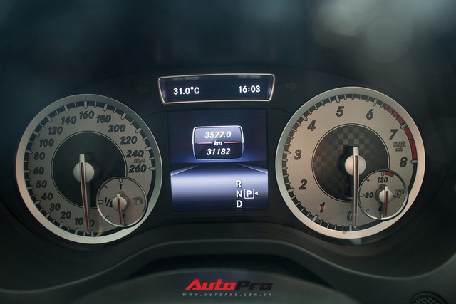 Mercedes-Benz A250 AMG sau hơn 3 năm sử dụng giá ngang Toyota Altis - Ảnh 11.