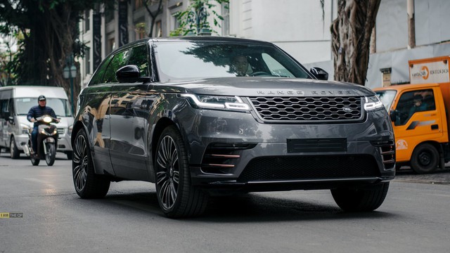 Range Rover Velar First Edition chính hãng xuống phố dịp cuối năm