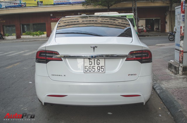 Cận cảnh chiếc xe điện Tesla Model X P90D đầu tiên về Việt Nam - Ảnh 6.