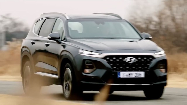 Hyundai Santa Fe 2019 khoe tính năng ngăn mở cửa không quan sát