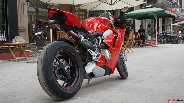 [Video] Mục sở thị siêu mô tô Ducati Panigale V4 S giá ngang Mẹc GLA của biker Hà Nội - Ảnh 20.